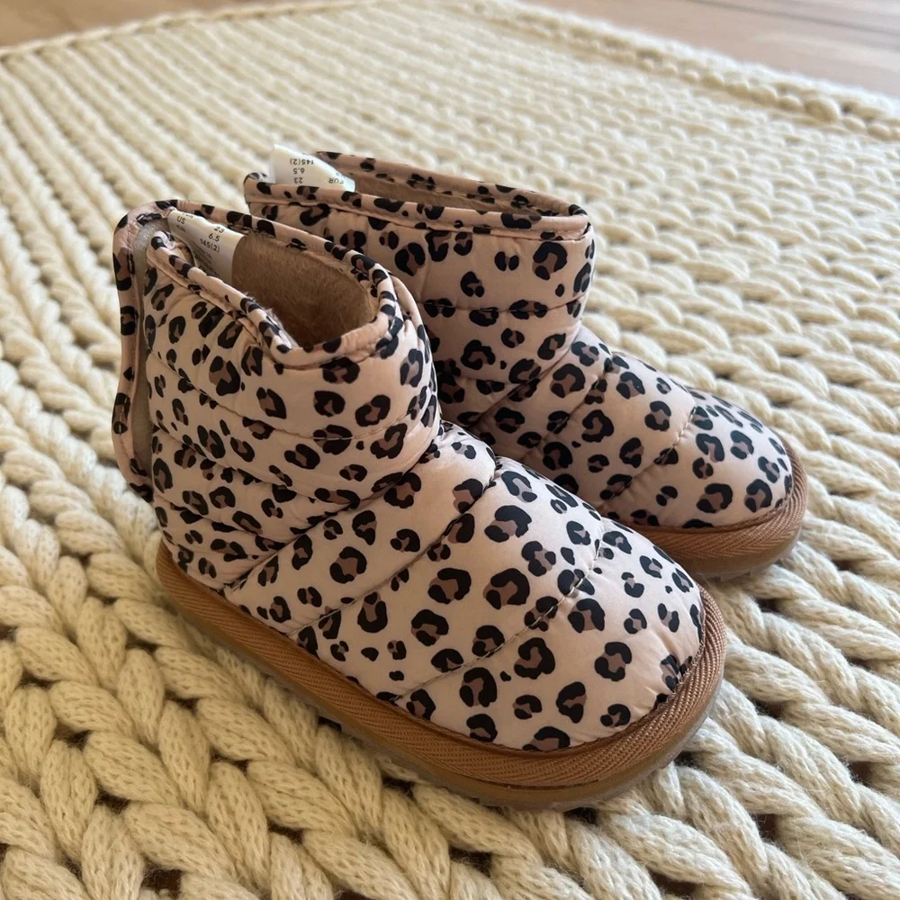 H&M toddler 6.5 lightly worn leopard boots